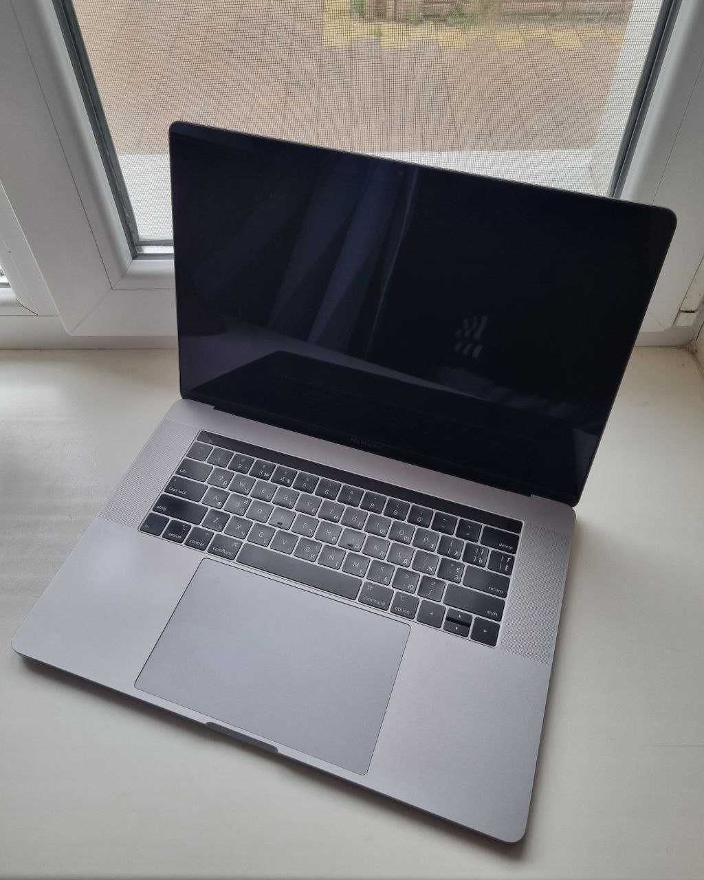 MacBook Pro 15 Space Gray 2018/2019 Стан ноутбуку як Новий !!!