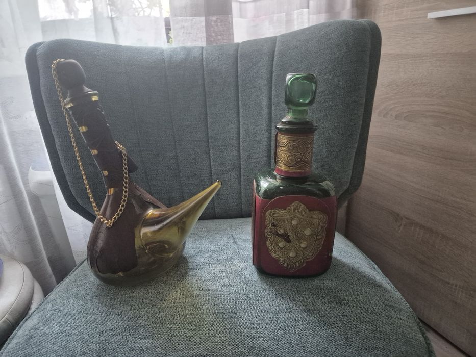 Stare karafki oklejone skóra cena za 2szt