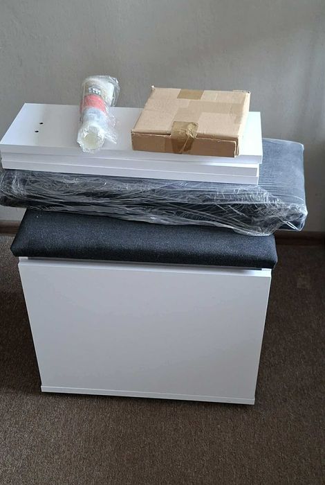 Przedpokój, garderoba, szafka na buty ,wieszak, panele, półka