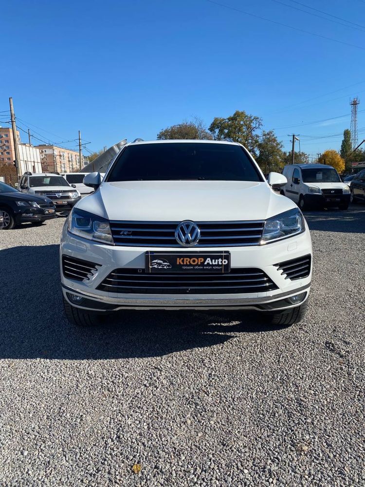 Volkswagen Touareg 2015 рік 3,0 дизель R line