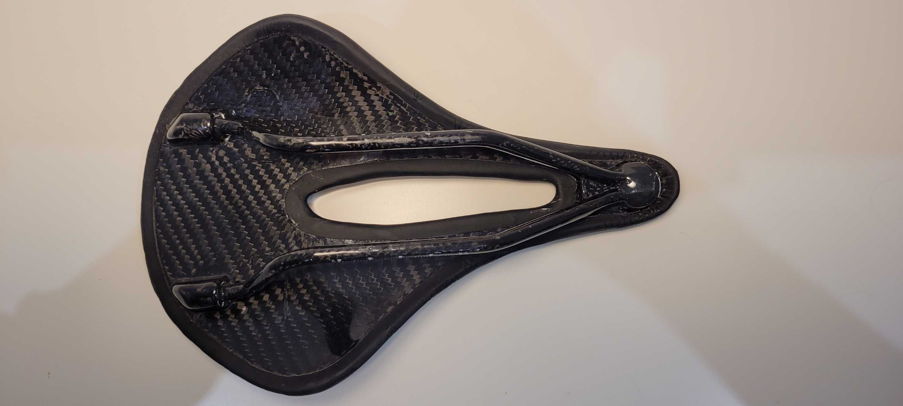 Siodełko rowerowe Carbon Karbon Mixed