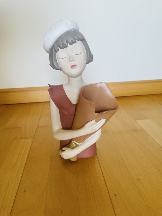 Forma o Escultura Decorativa Busto Menina com Vaso 33 cm Estilo Paris