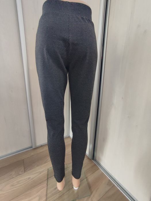 Damskie legginsy, czarne w białe kropki, firmy Beloved roz M