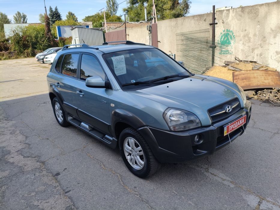 Hyundai Tucson 4*4,автомат,газ