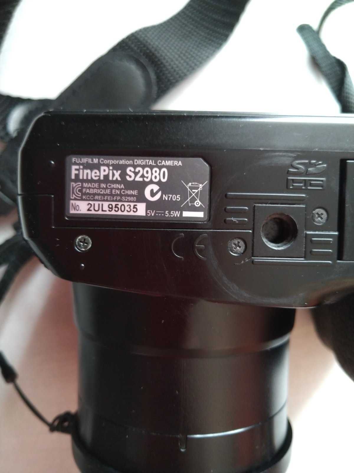 Продам Компактний фотоапарат Fujifilm FinePix S2980 Black