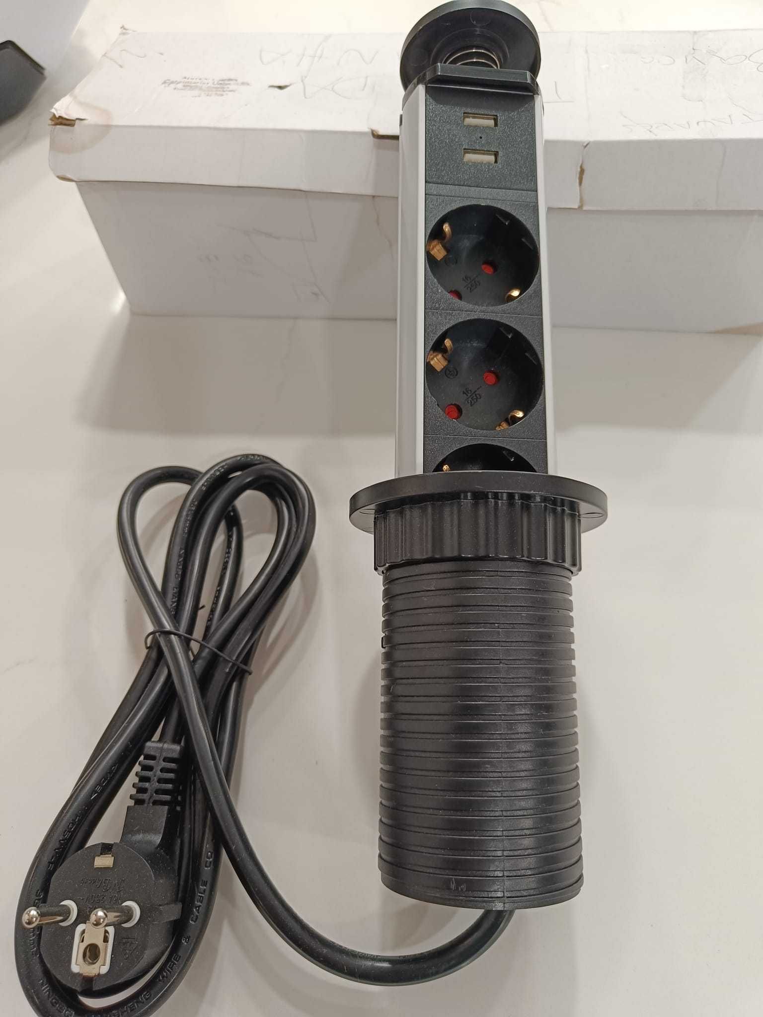 Tomada de Bancada de cozinha, tripla com 2 USB - NOVA