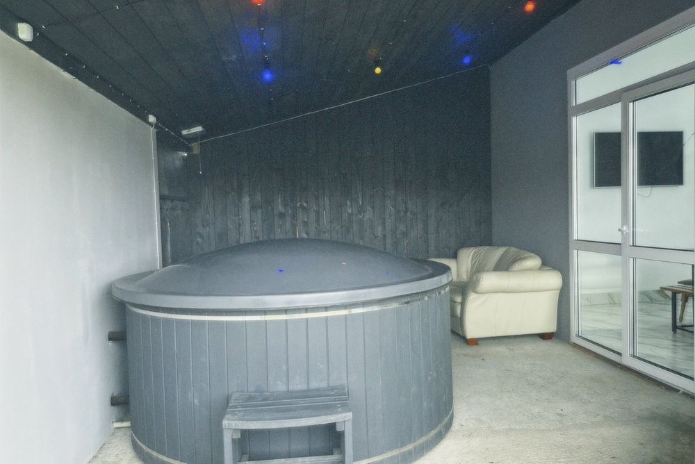 Чан з джакузі на 6 форсунок