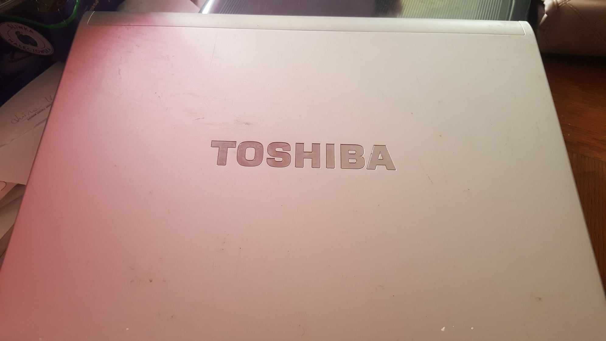 Laptop Toshiba Tecra r10-10w uszkodzony bez dysku
