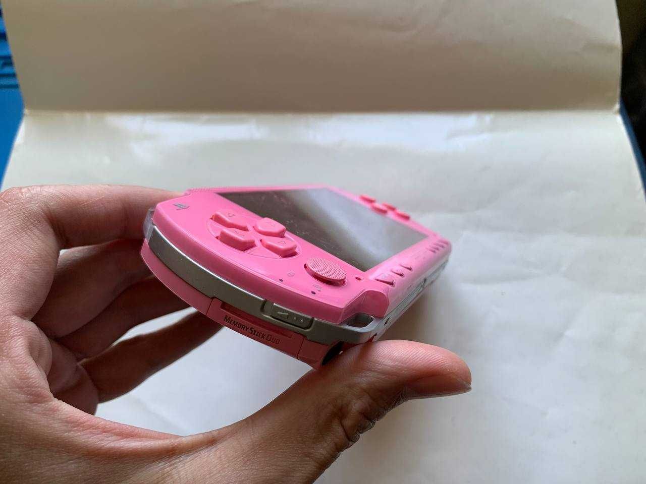 Ігрова приставка Sony PSP 1004 Рожева тема Барбі PlayStation Portable