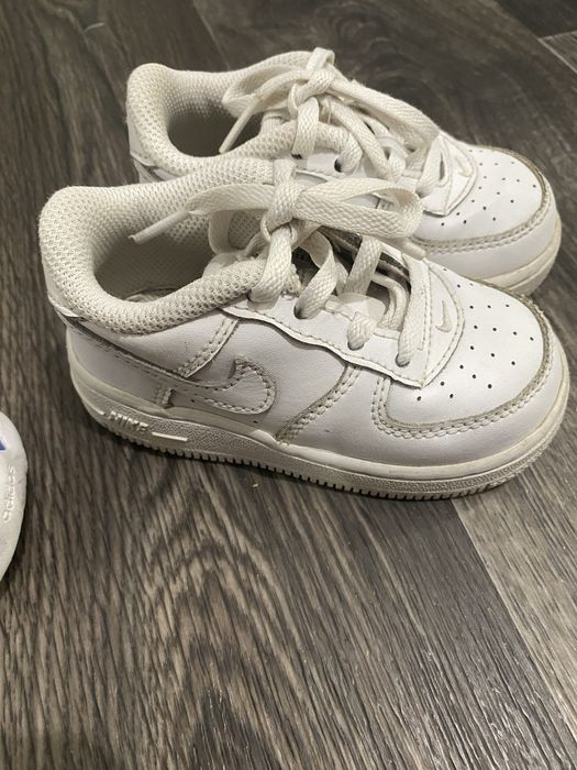 Дитяче фірмове взуття