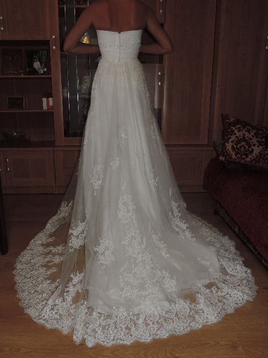 Koronka suknia ślubna – kolor śmietankowy model Whitby/Herms’Bridal