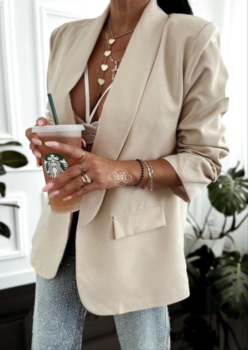 Beżowa włoska damska marynarka marszczone rękawy rozmiar uni