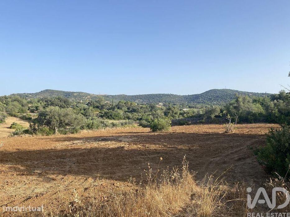 Terreno em Santa Bárbara de Nexe de 2450,00 m2