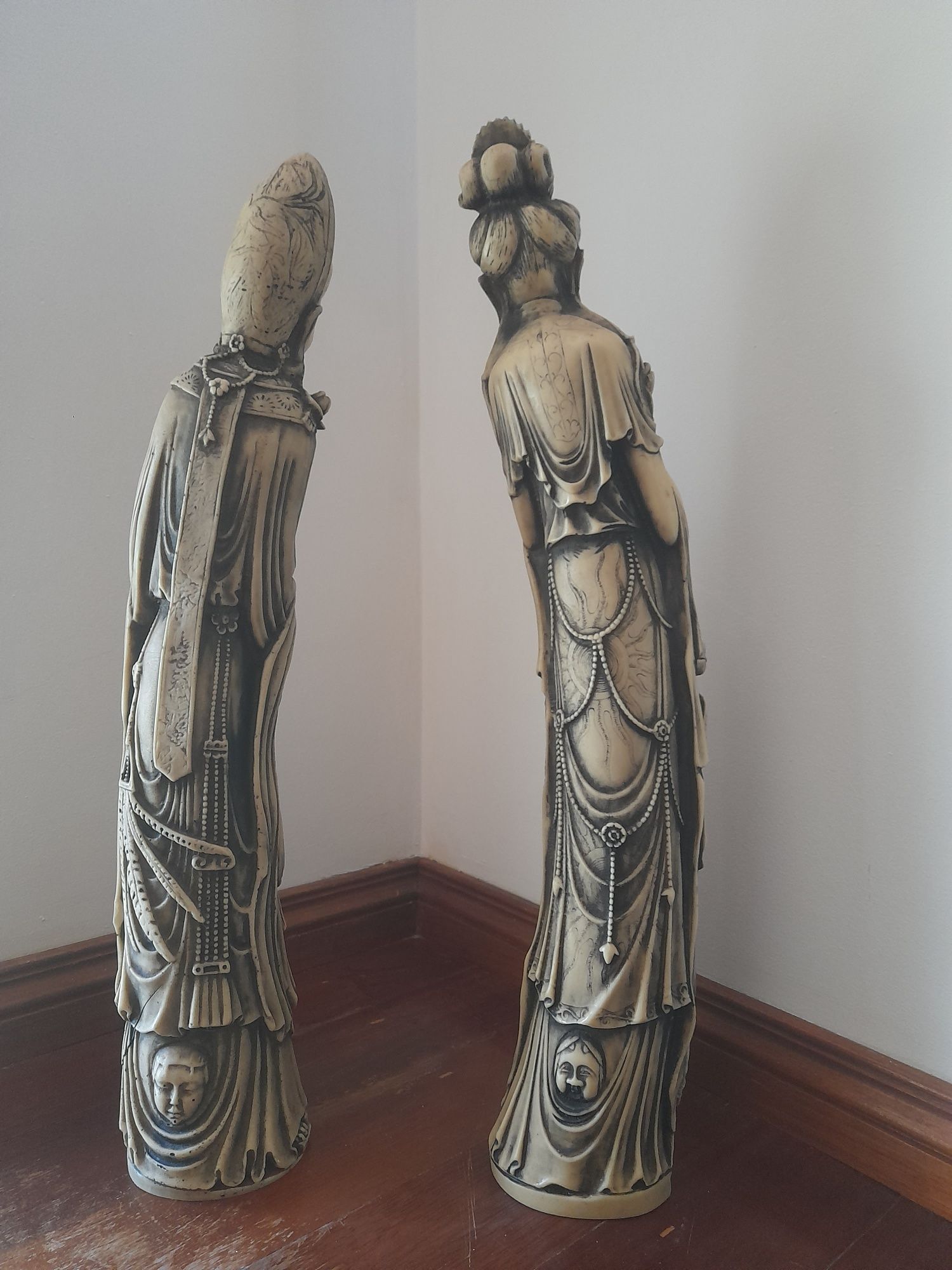 Estatuetas orientais (marfinite)