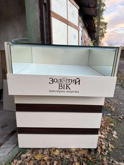 Продам шафи/ полиці для ювелірних фиробів