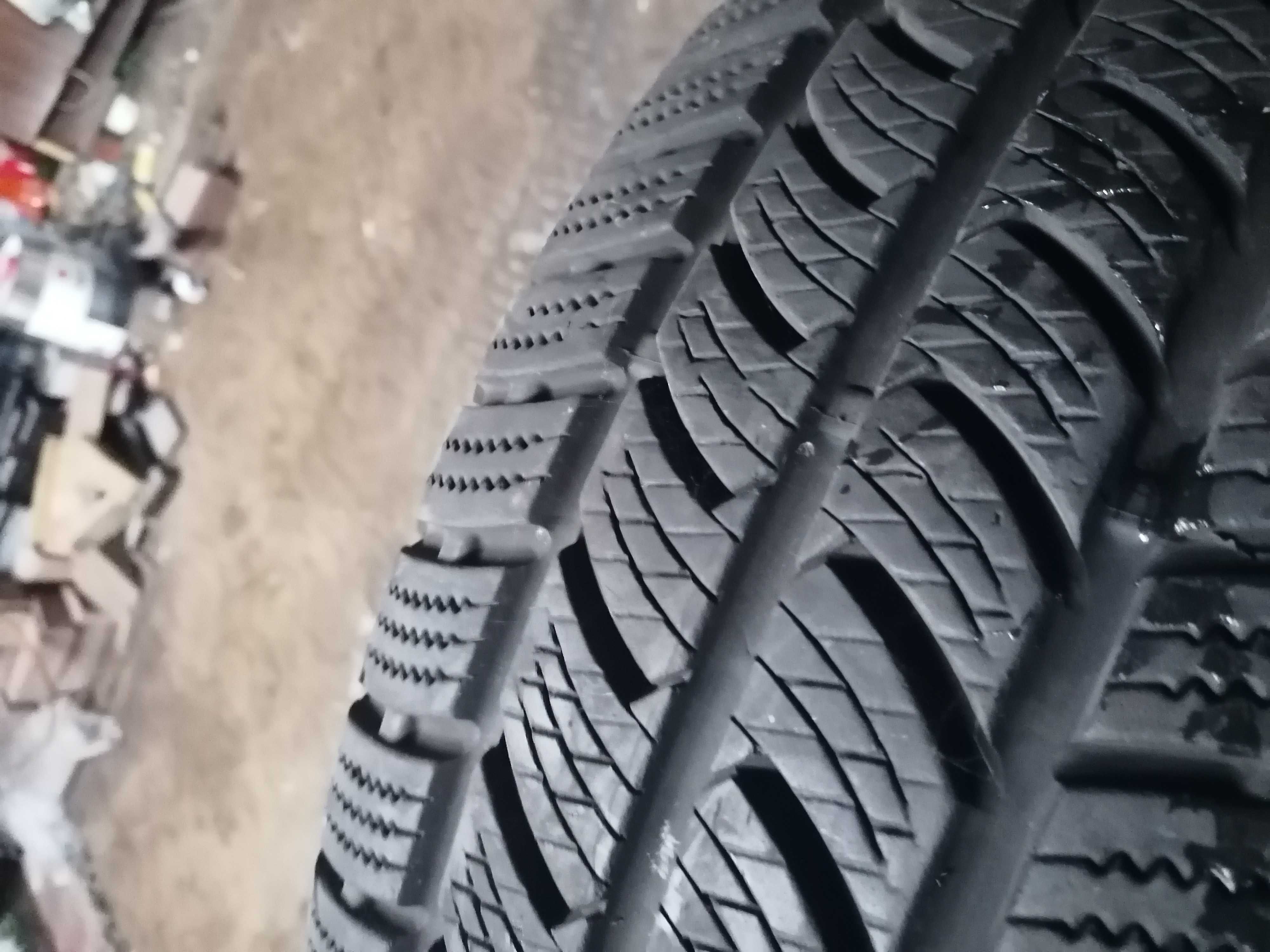 Opona  Zimowa  Continental  235/65 R 16C