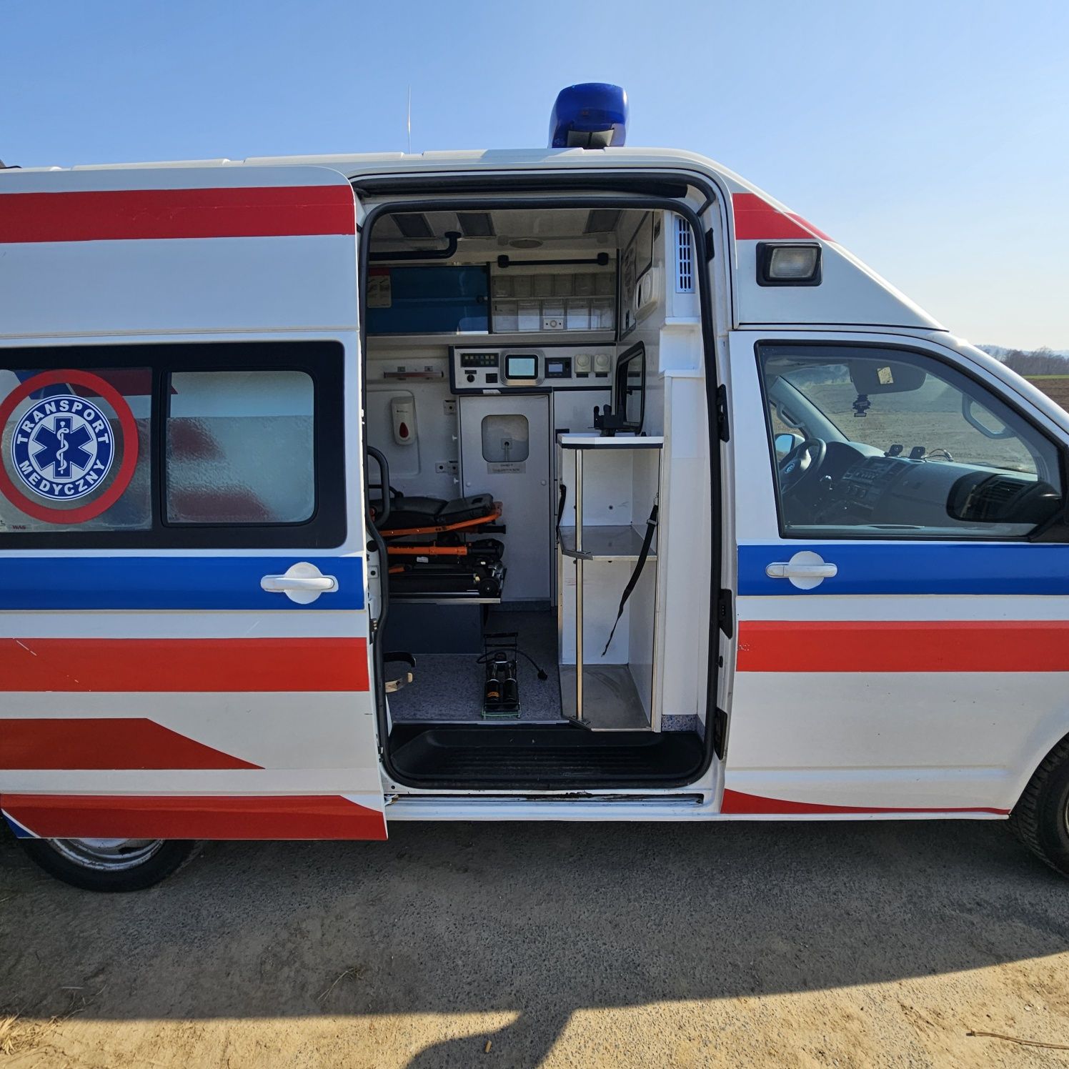 Transport medyczny i sanitarny pacjentów ze zniżką 50% .