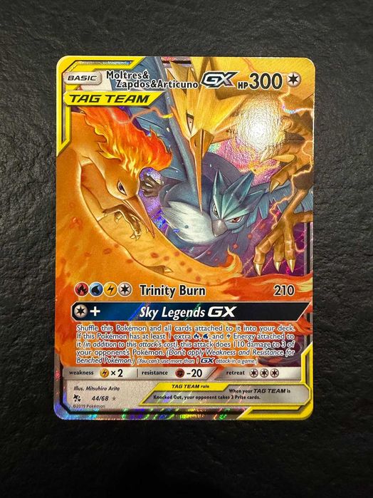 Karta Pokémon TAG TEAM – Moltres & Zapdos & Articuno GX (HIF 44)