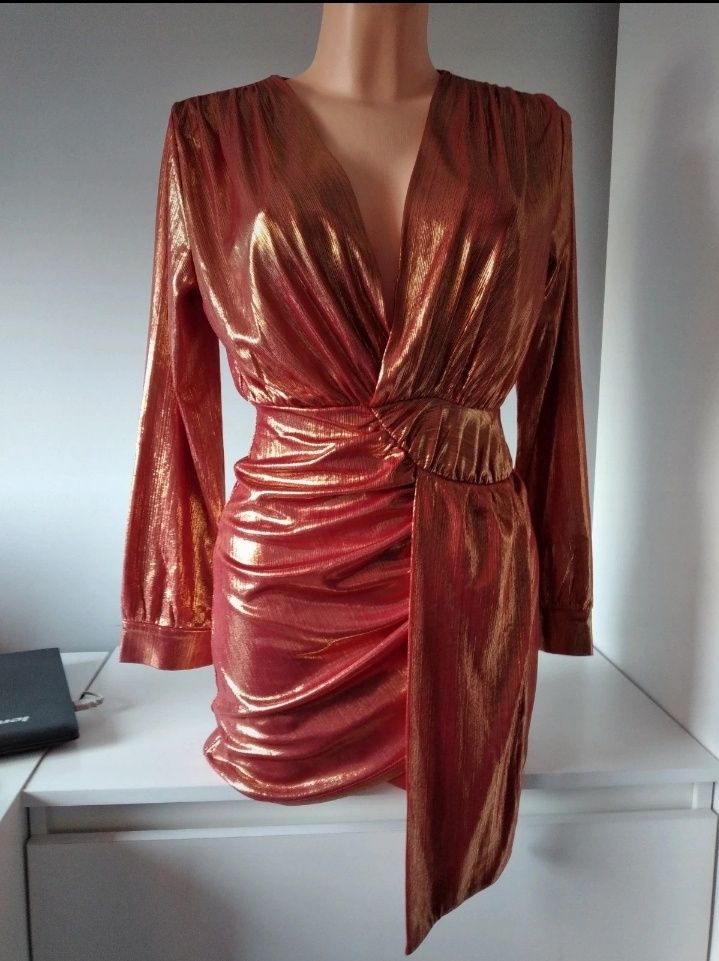 Prześliczna sukienka świecąca,  metaliczna rozmiar M