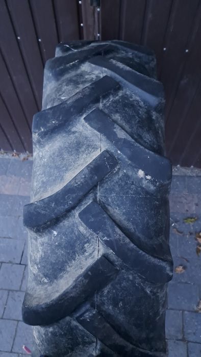 Opona rolnicza 12.4-28