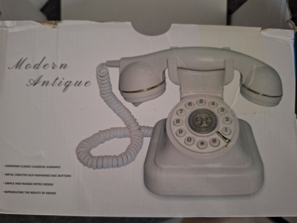Audioksiega Weselna w formie telefonu z lat 90