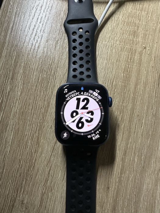 Продам Apple watch serries 7 45mm 32гб