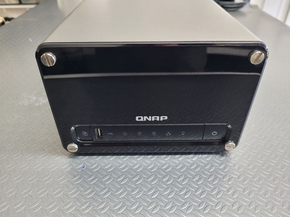 NAS Backup QNAP 2x 1T