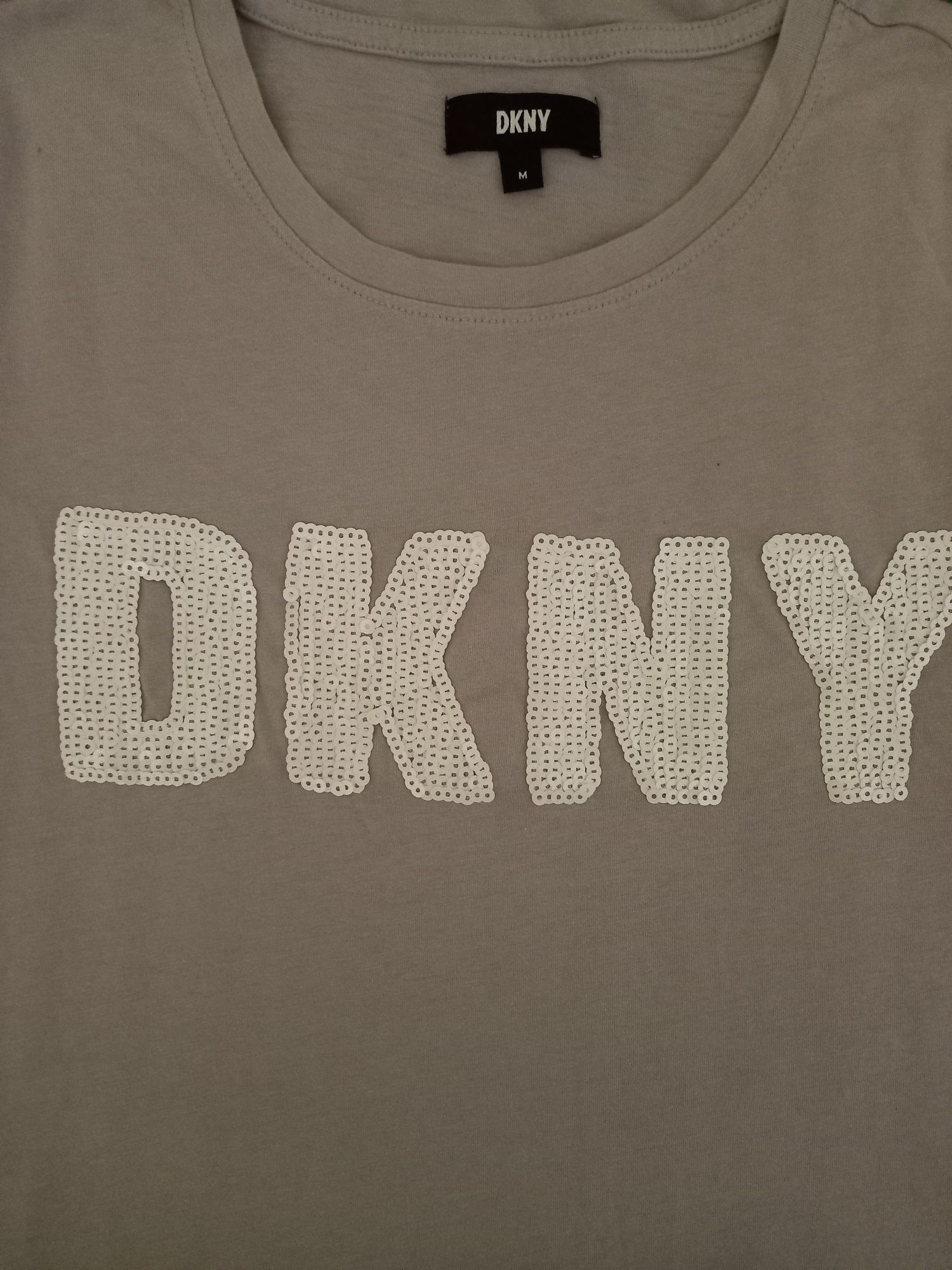 Жіноча футболка фірма DKNY