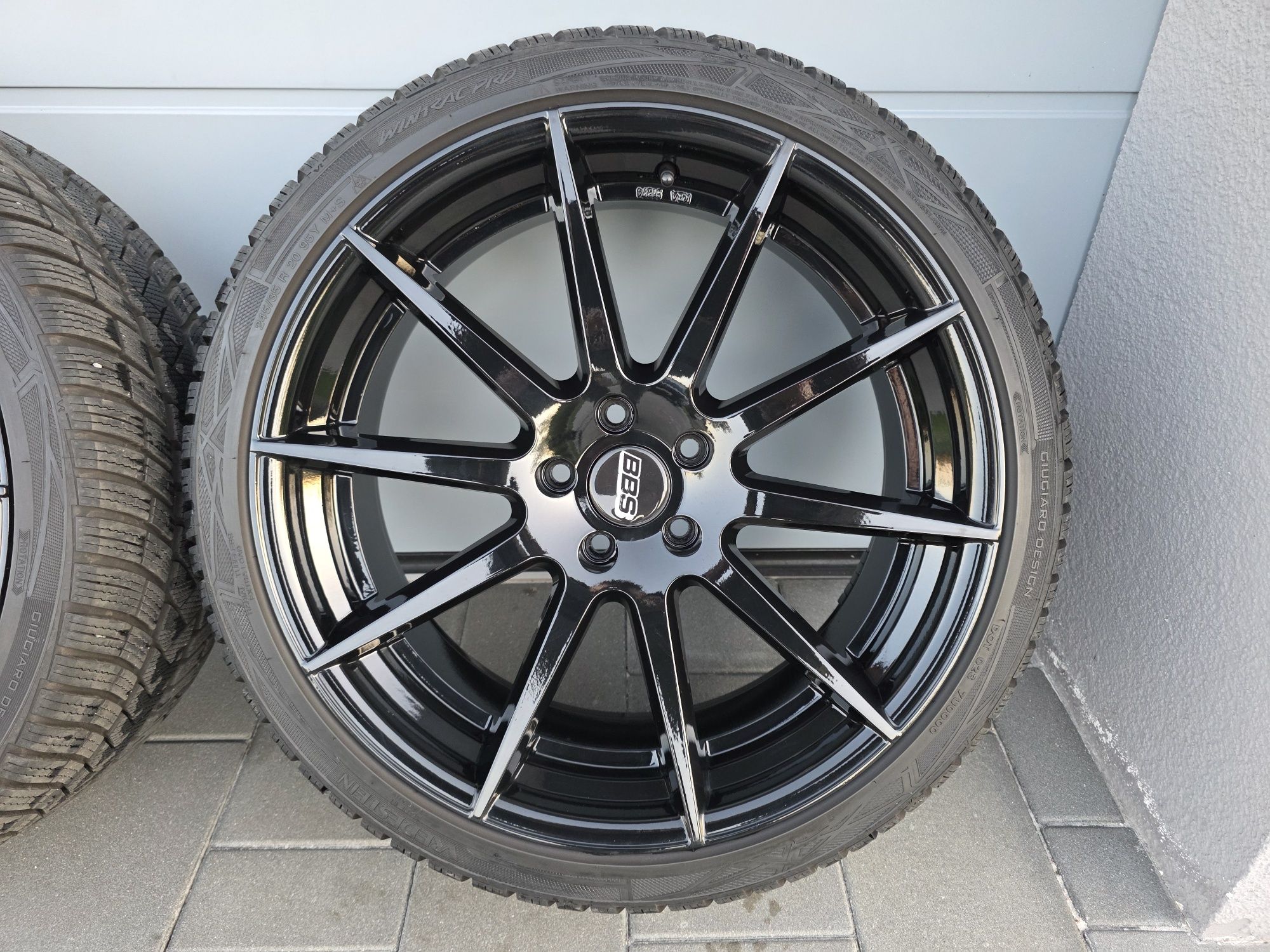 Felgi aluminiowe TEC Wheels GT7 20" 5x112 8,5J ET45 opony Vredestein 2