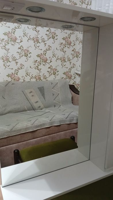 Дзеркало з підсвіткою у ванну кімнату