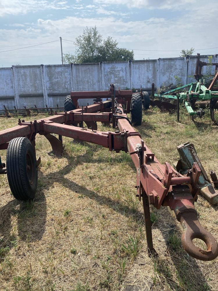 Продам плуг ПЛН-8