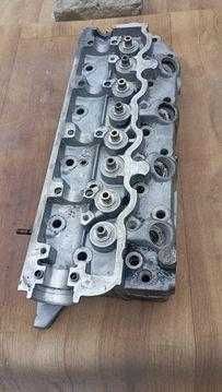 Продатм в хорошем состоянии головку L200 2,5 дизель