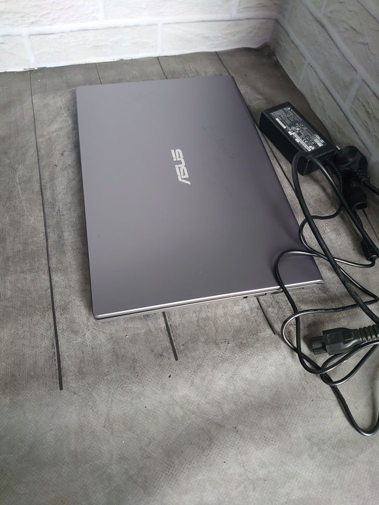 Потужний свіжий Asus r565 FullHd/i5-10gen/12gb/ssd128+1000gb/нова акб