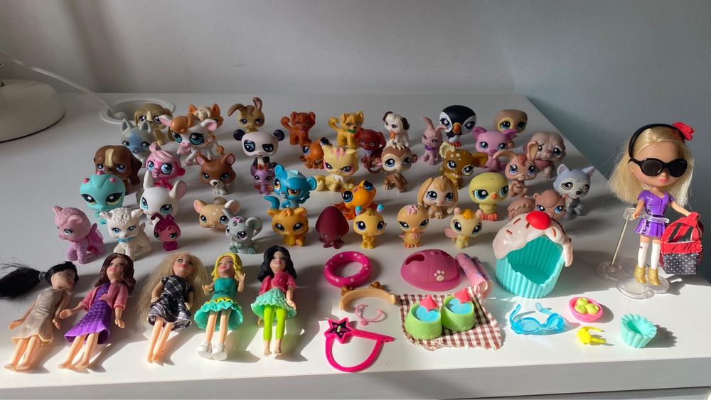 Lote de brinquedos - Littlest Pet Shop + bonecas + acessórios