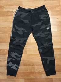 Штаны Nike Tech Fleece