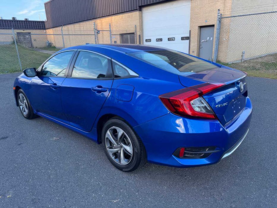 Honda Civic LX      2021