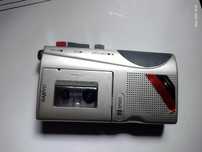 Dyktafon retro sanyo Japan z kasetą