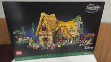Конструктор LEGO Disney 43242 Хижина Белоснежки и семерых гномов