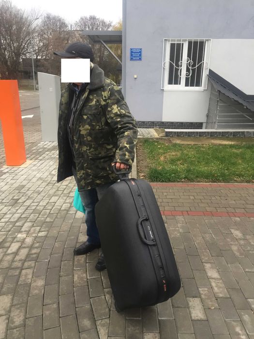 Чемодан на колесах Луцк