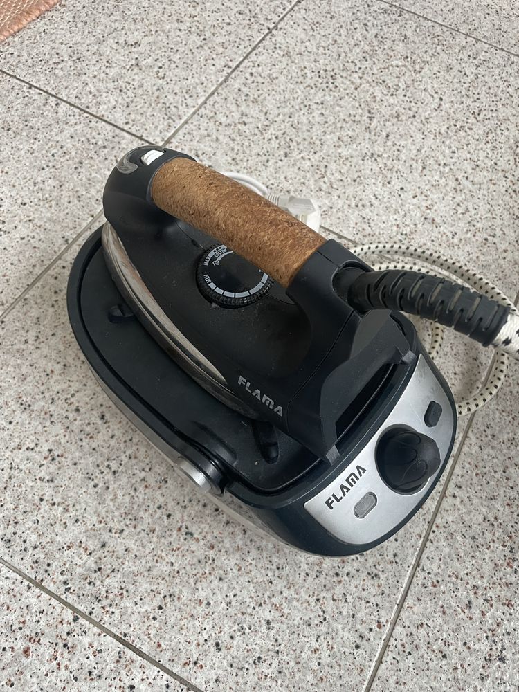 Ferro com caldeira FLAMA 542FL