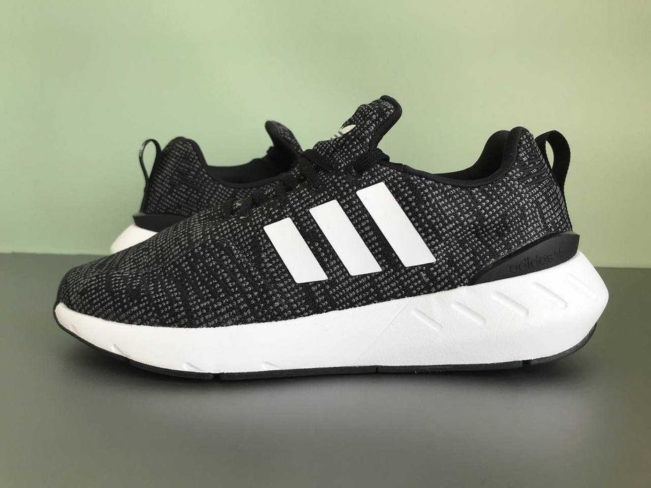 Кросівки Adidas Swift Run 22 38 2/3 р