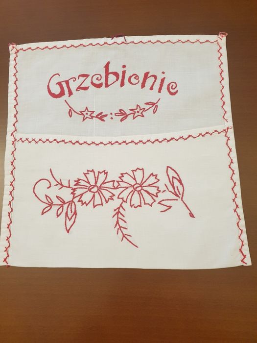 Oryginalna haftowana ręcznie makatka.