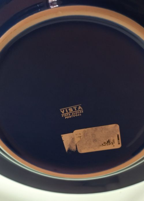 Serviço composto por 12 pratos + Oferta de taça  VISTA ALEGRE