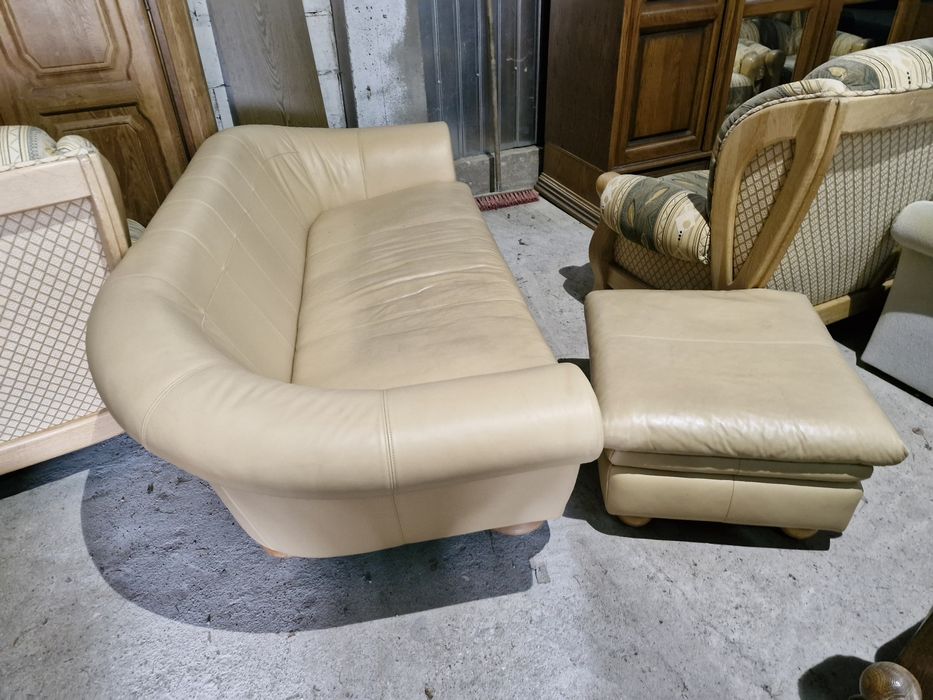 Wypoczynek kanapa 3-osobowa+pufa skóra naturalna ecru stan bdb