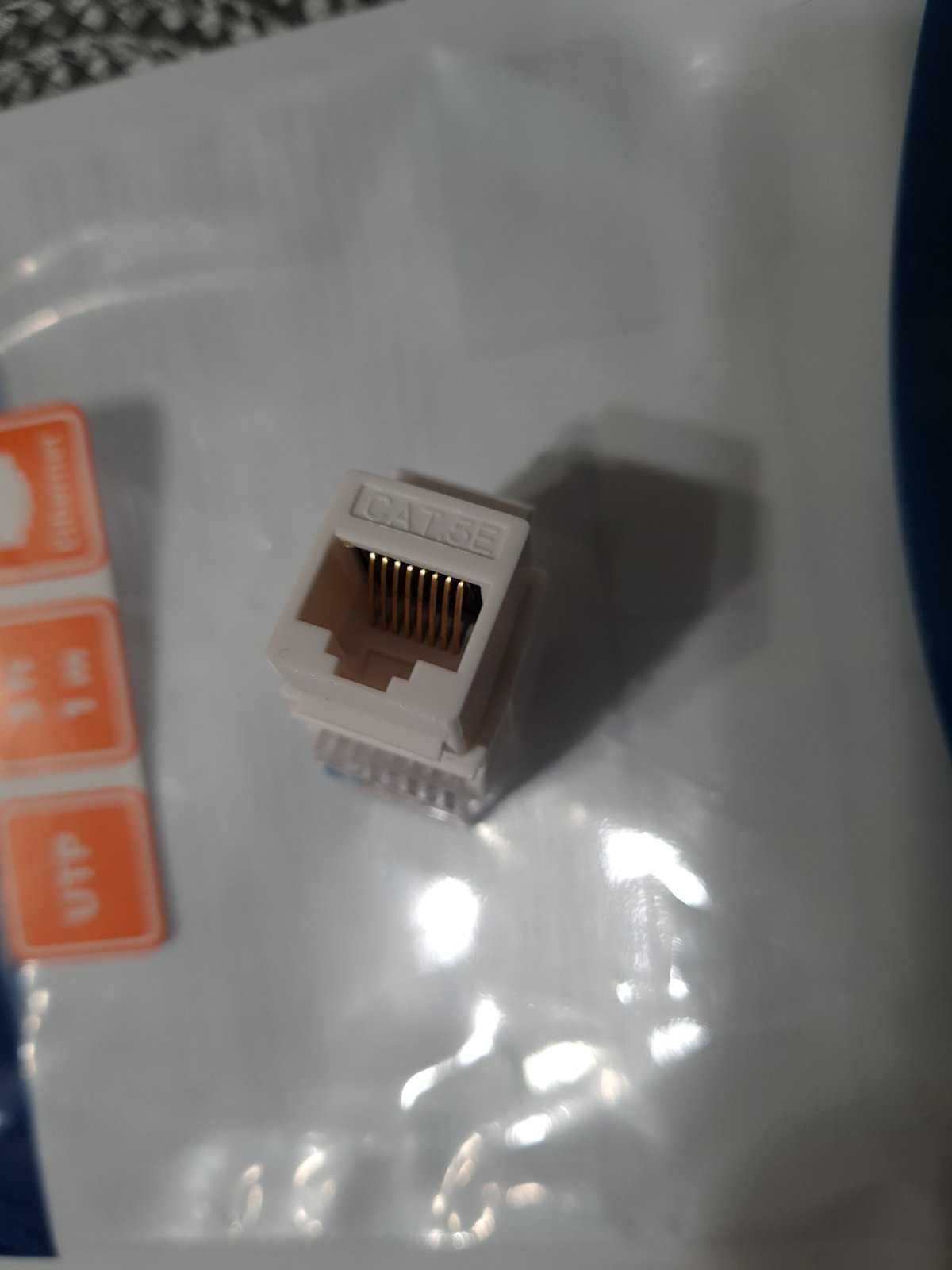 Keystone-модулі (з'єднувачі RJ-45) - 8 штук
