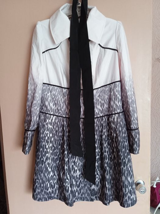 Плащ приталенний