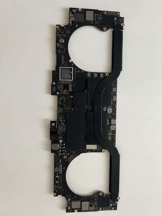 MacBook Pro 16’ 2019 A2141 материнська плата - на запчастини