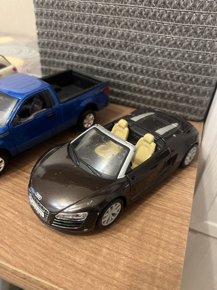 Автомобиль игрушечный, увеличенная модель 1:24
