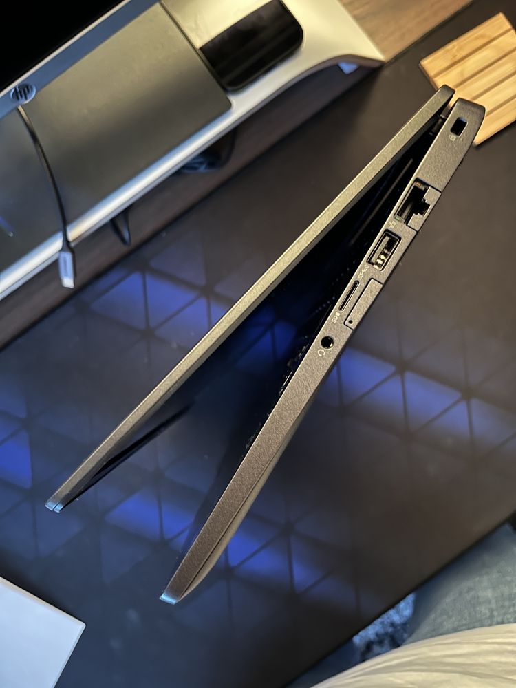 Dell Latitude 5300  i5 8th RAM 32 GB 256 SSD BATERIA NOVA