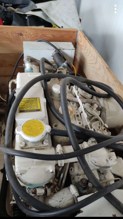 Mały generator prądowy z łódki silnik  3 cylindrowy kohler